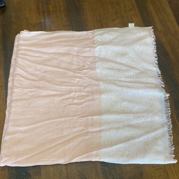 Cato Scarf 🧣 - Picture 4 of 6